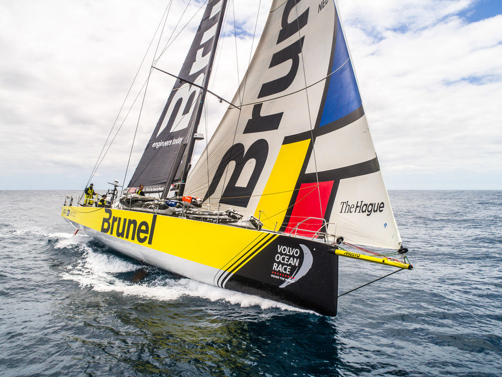Team Brunel vaart met Mondriaan zeil - Leg 3, Cape Town to Melbourne, day 02, start on board Brunel. Photo by Ugo Fonolla/Volvo Ocean Race. 11 December, 2017.